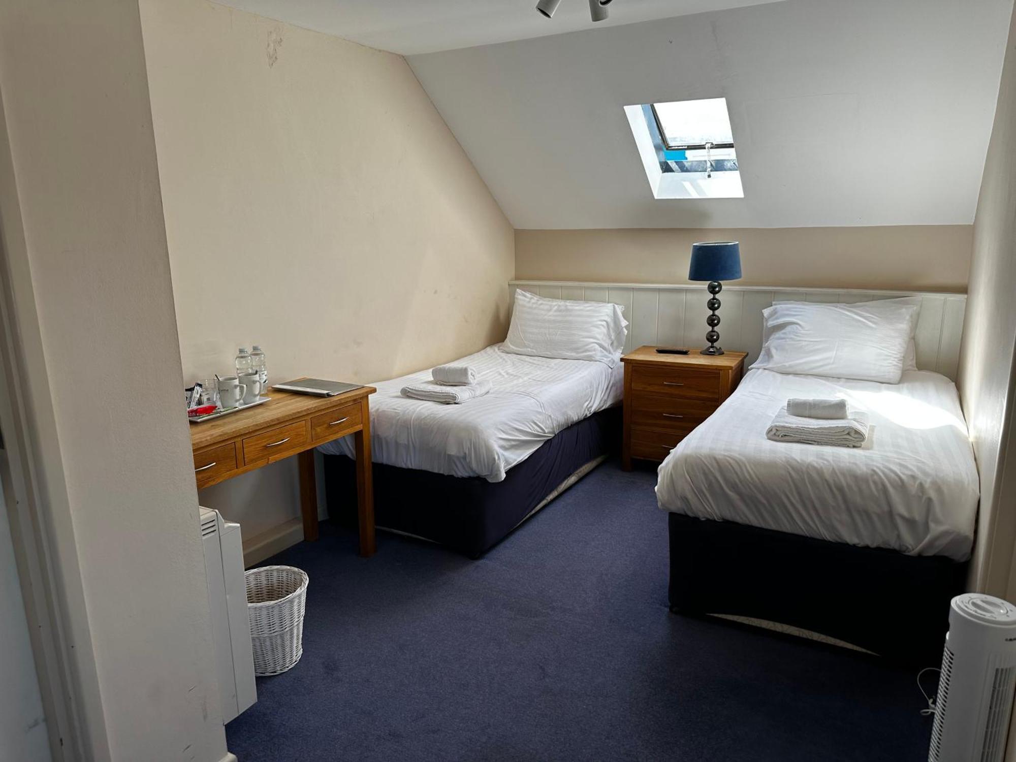 Castle Hotel Aberaeron Bagian luar foto