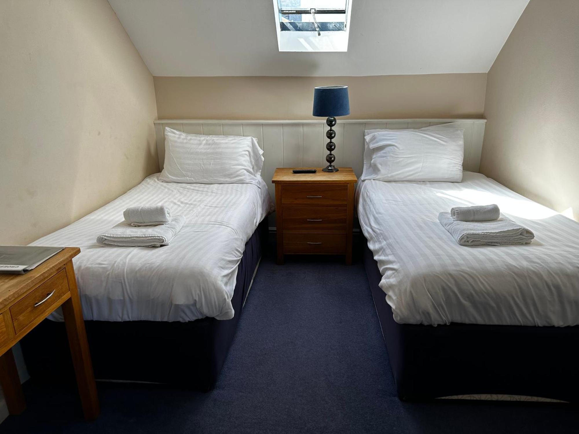 Castle Hotel Aberaeron Bagian luar foto