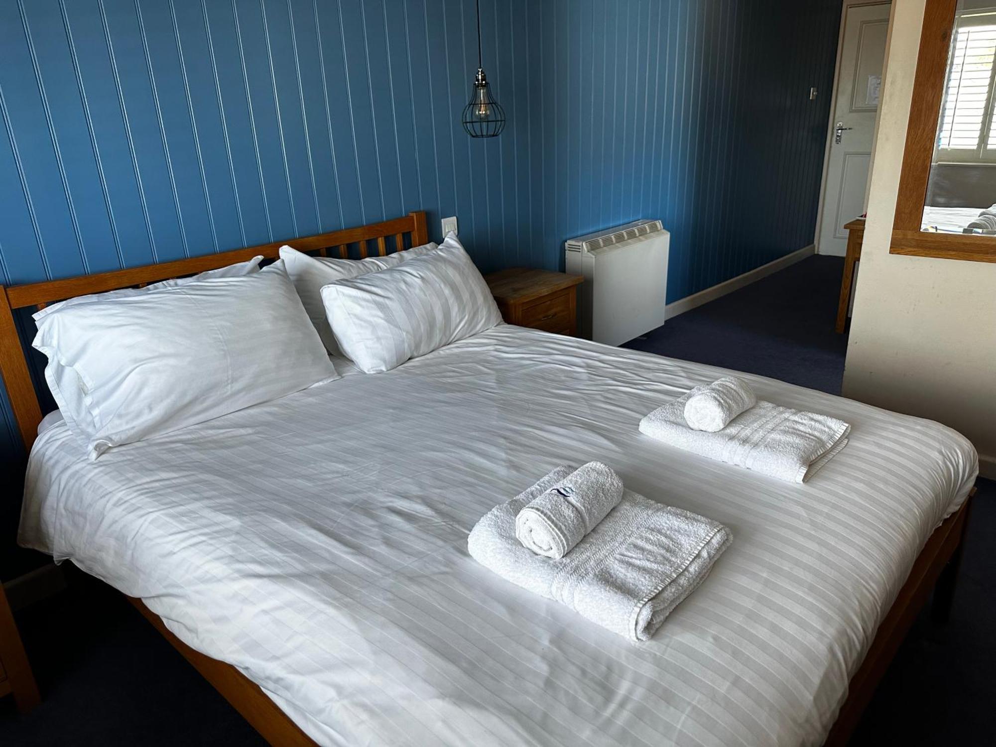 Castle Hotel Aberaeron Bagian luar foto