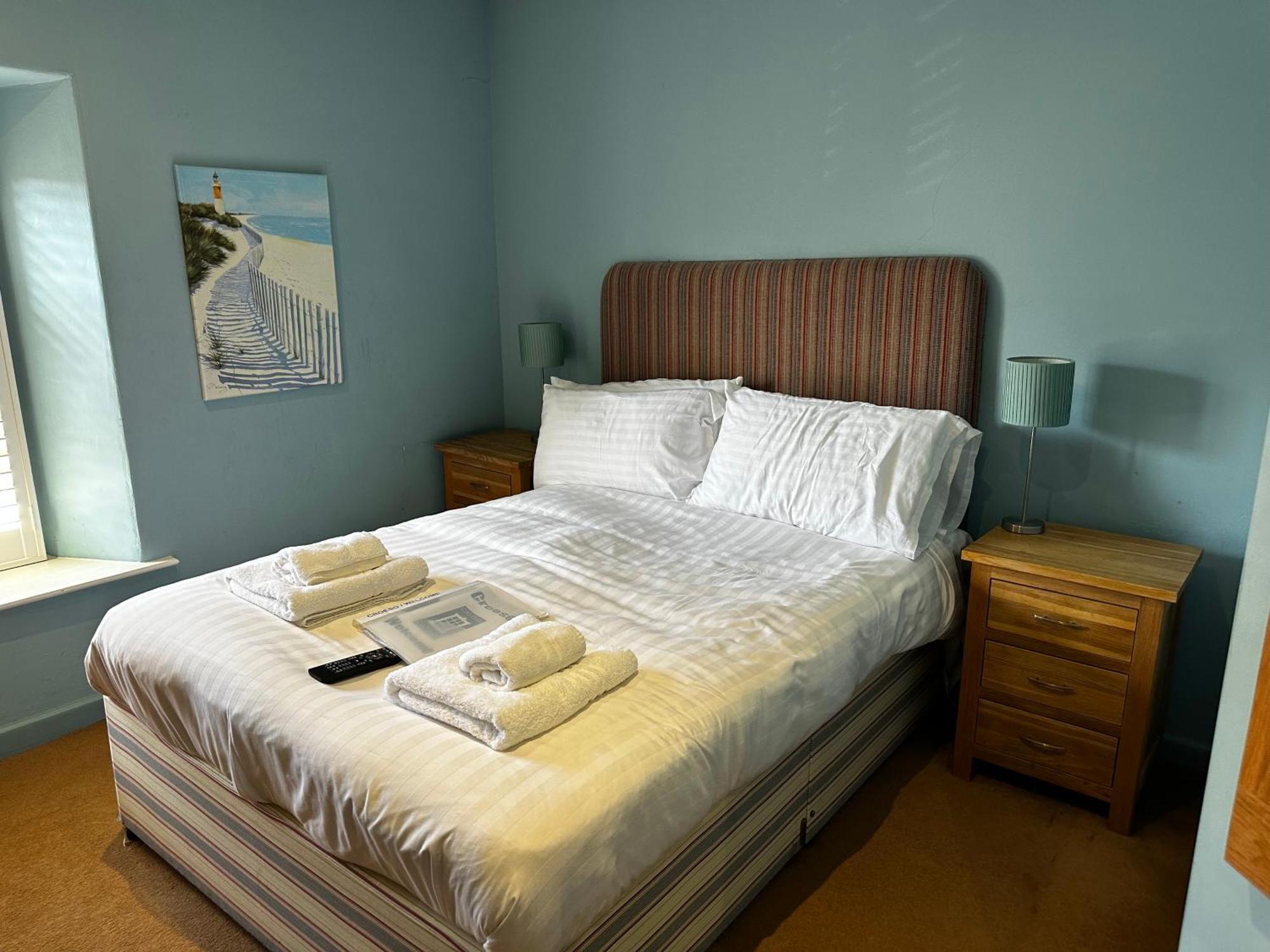 Castle Hotel Aberaeron Bagian luar foto