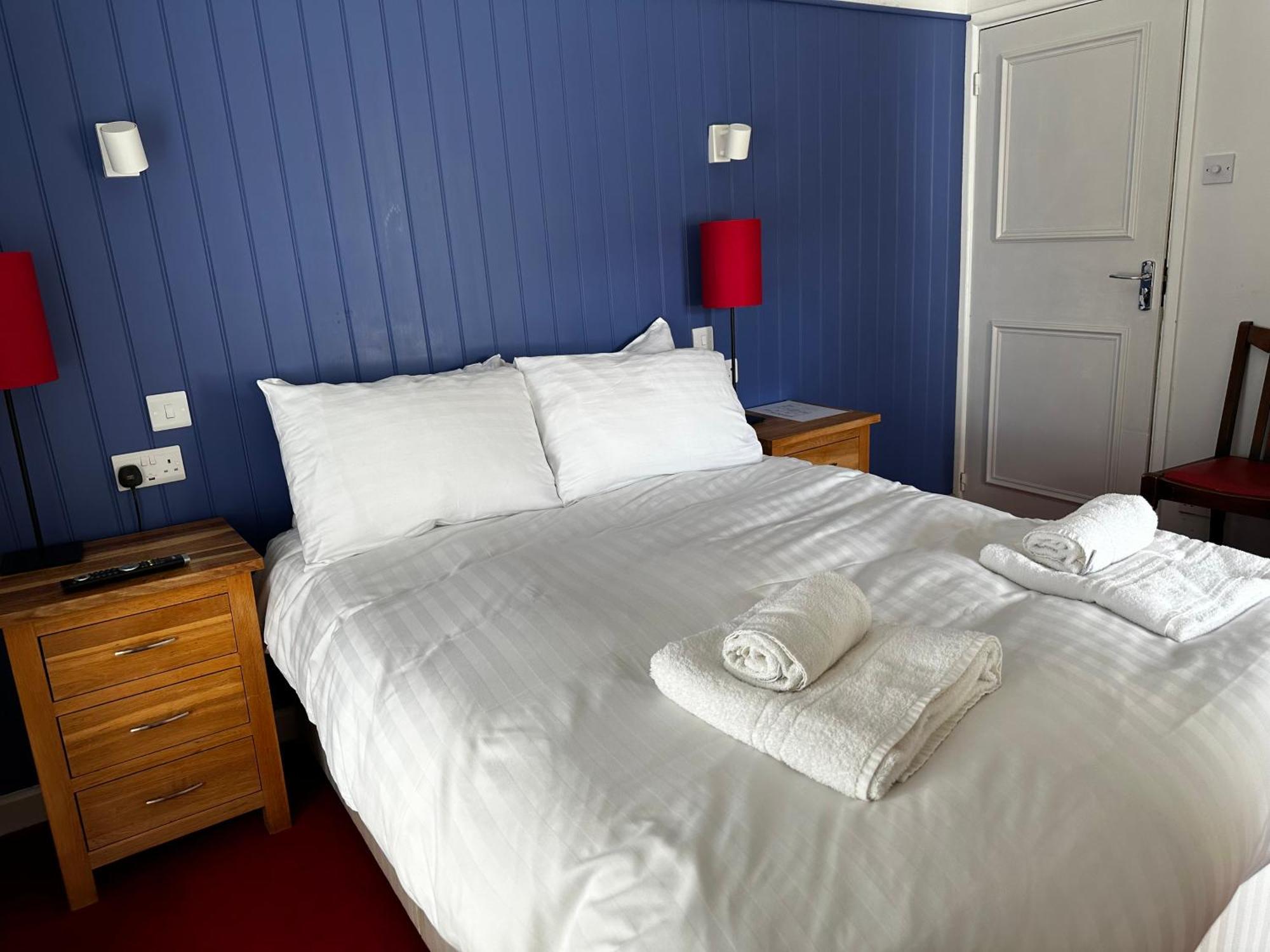 Castle Hotel Aberaeron Bagian luar foto