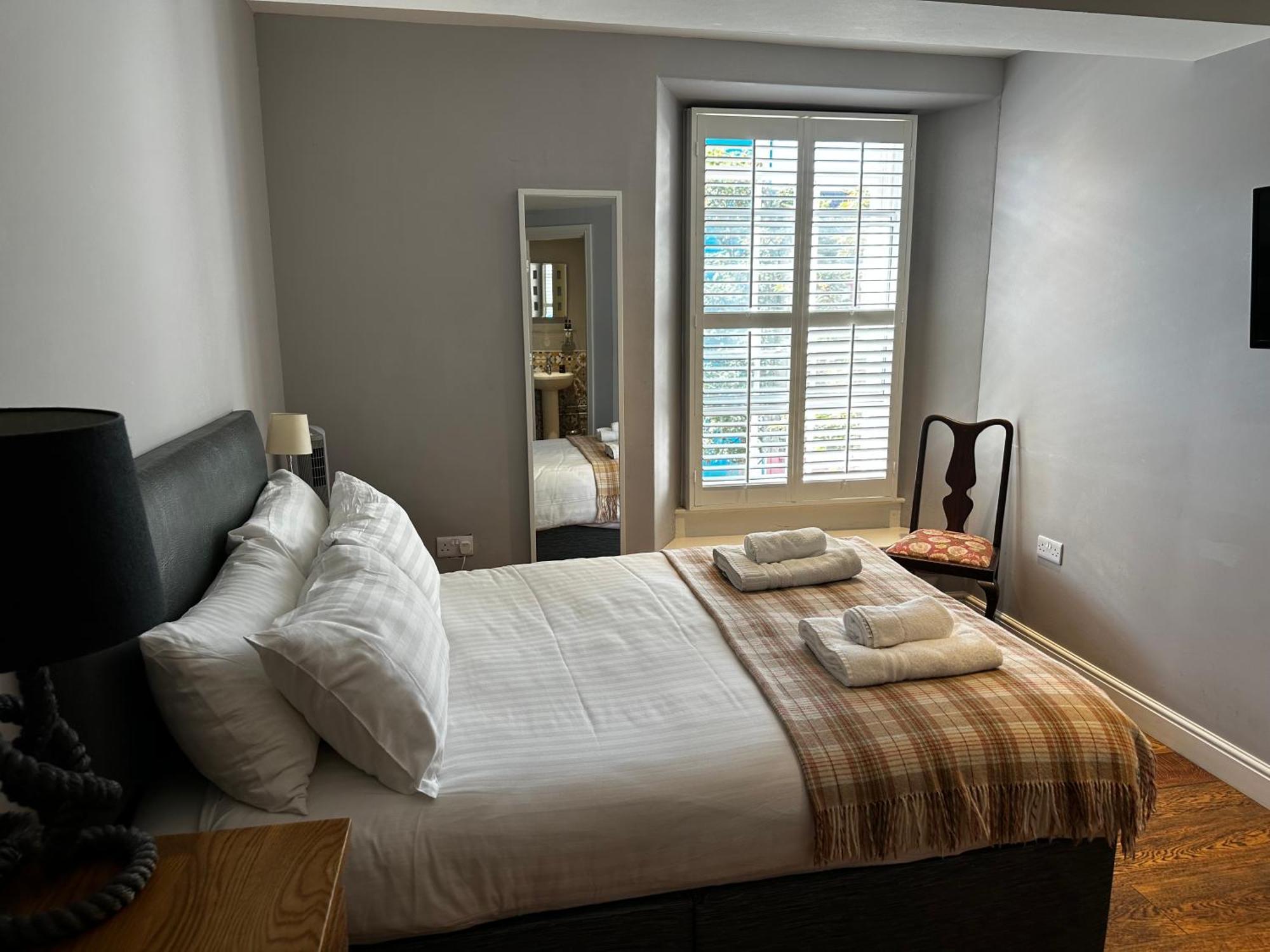Castle Hotel Aberaeron Bagian luar foto